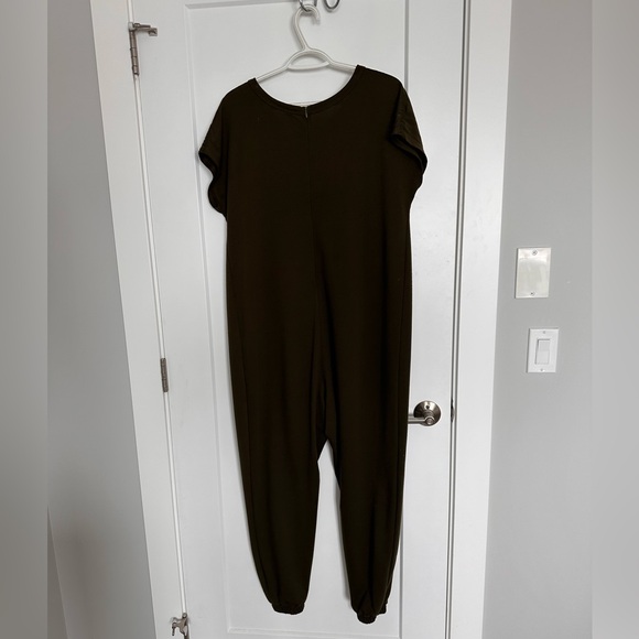 Green Maternity Jumpsuit - Picture 5 of 7